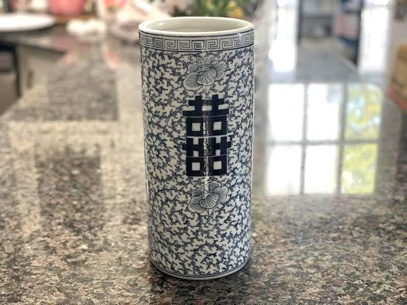 ヴィンテージの中国製青白磁ブラシポット：花の風景花瓶 - Etsy 日本