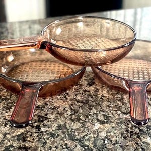 Padella in vetro ambrato Visions – Padella con fondo a nido d'ape Corning Ware da 7 pollici (prodotta in Francia)