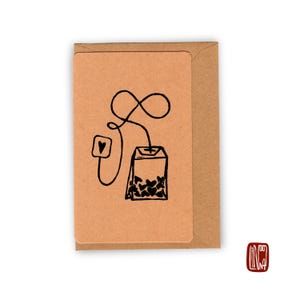 Carte de voeux faite main avec motif cœur de thé – impression linogravure originale, avec enveloppe
