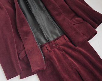 Conjunto de traje de pana vintage para mujer, blazer y pantalón burdeos de corte sastre de los años 70.