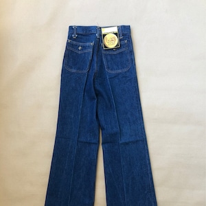 Vintage 1970&#39;s Flared Jeans Size XS (W 28&quot; L 34&quot;), High waist, Slim fit & Wide legs. Lee Jeans named New Kings Road. Deadstock with tags
