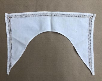 Antique Victorian / Edwardian White Linen Collar with Lace Trim, Late 19th to Early 20th Century