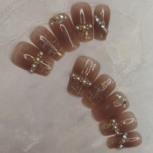 Luxury Full Set Press-On Nails with rhinestones and bling medium size