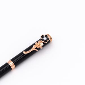 Caneta para mulheres com caixa de presente - Esta linda caneta para mulheres tem um design elegante de flores - Caneta sofisticada para mulheres para presentear da Artista Vision (preta)