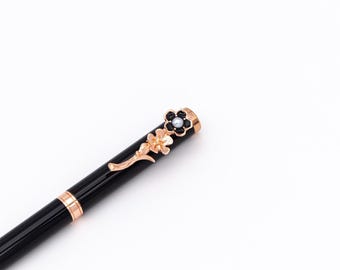 Pen for Women with Flower design clip and Gift box in Black