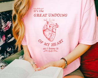 T-Shirt „The Great Undoing Comfort Colors“, Daisy Haites, Christian Hemmes, Daisy und Christian, Magnolia Parks, Buchliebhaber, Bücherwurm-Shirt