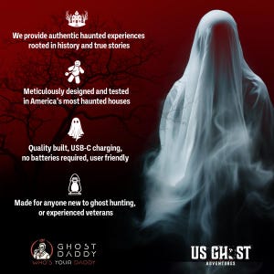 Puede incluir: Un dispositivo blanco con forma de fantasma con el texto "US GHOST ADVENTURES" y "GHOST DADDY WHO'S YOUR DADDY" sobre un fondo rojo. El dispositivo se describe como de calidad, con carga USB-C y f&aacute;cil de usar. Est&aacute; hecho para cualquier persona nueva en la caza de fantasmas o para veteranos experimentados.