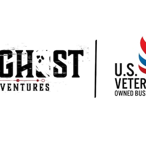 Puede incluir: Logotipo de US Ghost Adventures con una fuente negra desgastada y el texto "U.S. Veteran Owned Business" con un logotipo de &aacute;guila rojo, blanco y azul.