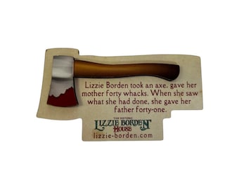 Imán decorativo oficial de la Casa Lizzie Borden con forma de hacha / Imán para nevera de Halloween / Decoración gótica para el hogar / Decoraciones espeluznantes para taquillas