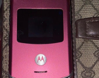 Téléphone à rabat Motorola Razr rose d'origine 2005 Y2K