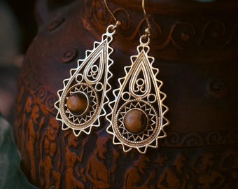 Messing oorbellen - Paisley Goddess - Tijgeroog