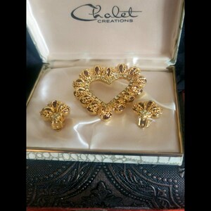 Vintage Rhinestone Brooch and Earring Set in original box. Chalet Creations midcentury costume jewellery amber colour filigree high quality