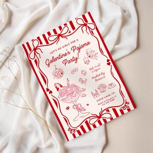 Op de afbeelding: Een rood-witte Galentine's Pyjama Party uitnodiging. De uitnodiging bevat decoratieve strikken, strepen en illustraties van een discobal, lingerie en een vrouw in pyjama. De tekst luidt "Let's Go Girls for a Galentine's Pajama Party!"