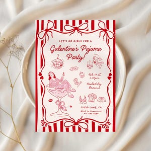Op de afbeelding: Een rood-witte Galentine's Pyjama Party uitnodiging. De uitnodiging heeft een decoratieve rand met strikken en verticale strepen. De tekst bevat "Let's Go Girls for a Galentine's Pajama Party!" en evenementdetails.