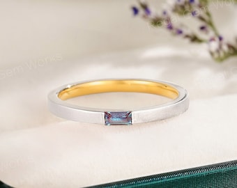 Women&#39;s Alexandrite Wedding Band Women&#39;s Baguette Cut Alexandrite engagement Ring Unique design Alexandrite wedding ring Bridal promise Ring