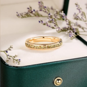 Unique Channel-Set 14k Gold Peridot  Eternity Band| Minimalist Eternity Ring| Unique Peridot Anniversary Gift| Peridot Eternity Ring for Her