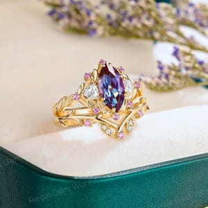 Marquise Cut Alexandrite Flower Engagement Ring Set Vintage Pink Sapphire Leaf Wedding Ring June Birthstone Ring Art Deco Bridal Ring Set