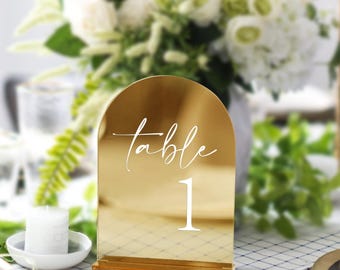 Numeri da tavolo per matrimonio in acrilico con specchio dorato e supporto - 5x7"