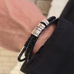 Pulsera con nombres personalizados para hombre, pulsera de cuero con cuentas, nombres familiares, regalo para papá, esposo o novio, regalo para el Día del Padre.