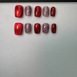 Handmade Red Cat Eye Press On Nails Short Square Silver Glitter Fake Nails Holiday Party Reusable Gel False Nails Gift Set