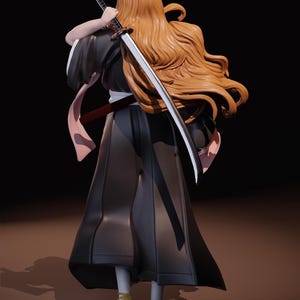 Pode incluir: Uma figura de anime em preto e branco de uma mulher com cabelo castanho comprido, vestindo um quimono preto e branco e segurando uma espada nas costas.