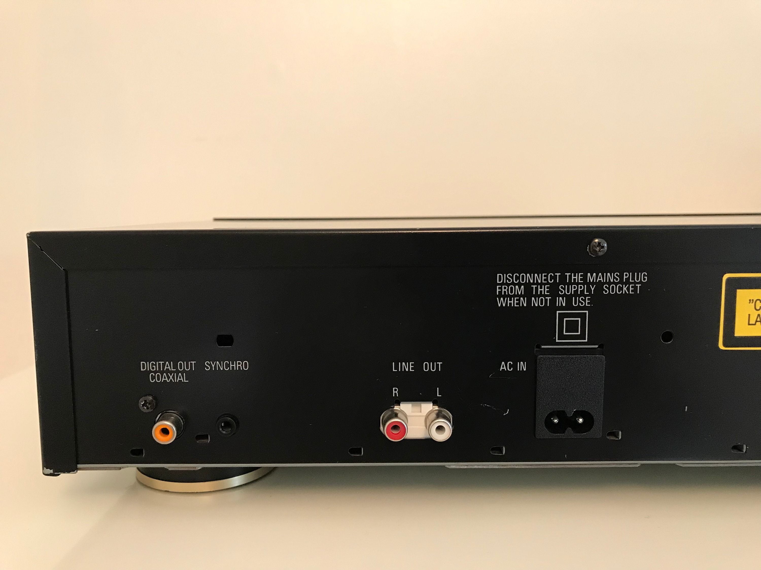 Denon DCD 625 High End CD Player 20 Bit 8 Times Over