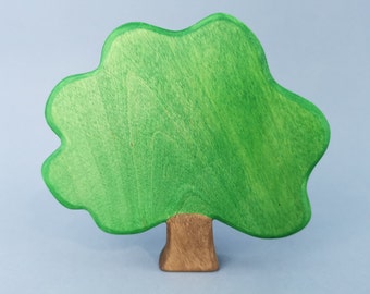 Oak tree, handmade wooden toy figurine in the shape of an oak tree, Waldorf toy made entirely of wood, hand-painted figure, gift for kid