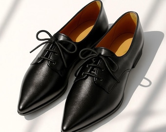 Retro Style Full Grain Black Leather Oxford Shoes: Women’s Classic Lace-Up Flats