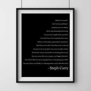 Puede incluir: Impresión enmarcada en negro con texto blanco que presenta citas motivacionales de Steph Curry. Las citas incluyen frases como "Cree en ti mismo" y "Controla tu propio destino".