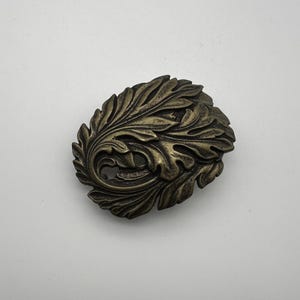 Leaf Design Brass Belt Buckle – Handcrafted Western Style Buckle