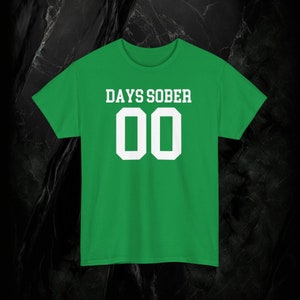 Maglietta Days Sober 00 / Maglietta casual divertente / Maglietta umoristica impertinente / Maglietta da bere originale / Regalo per feste per amici immagine 3