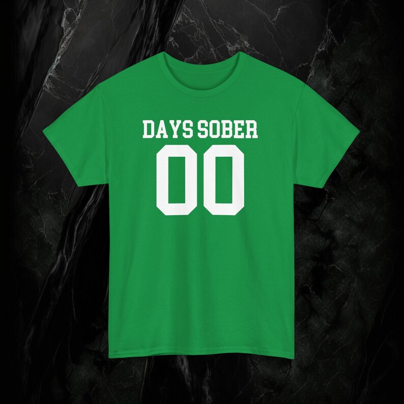 Maglietta Days Sober 00 / Maglietta casual divertente / Maglietta umoristica impertinente / Maglietta da bere originale / Regalo per feste per amici immagine 3