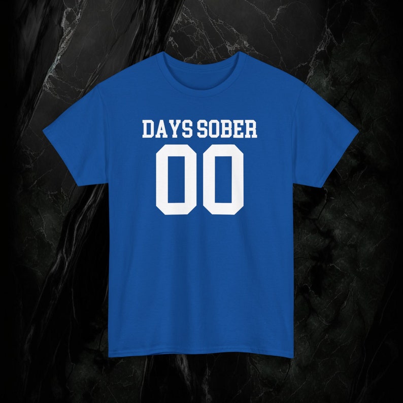 Maglietta Days Sober 00 / Maglietta casual divertente / Maglietta umoristica impertinente / Maglietta da bere originale / Regalo per feste per amici immagine 5