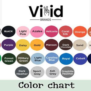 Pu&ograve; includere: Tabella colori con 24 diversi campioni di colore. I colori sono etichettati con nomi come Bianco, Nero, Rosa chiaro, Azalea, Heliconia, Seta corallo, Arancione, Arancione antico, Rosso, Viola, Margherita, Oro, Marrone, Cioccolato fondente, Sabbia, Naturale, Verde irlandese, Verde bosco, Verde militare, Azzurro, Blu Carolina, Reale, Cobalto, Blu navy, Grigio scuro, Grigio sportivo, Grigio cenere e Grigio grafite.