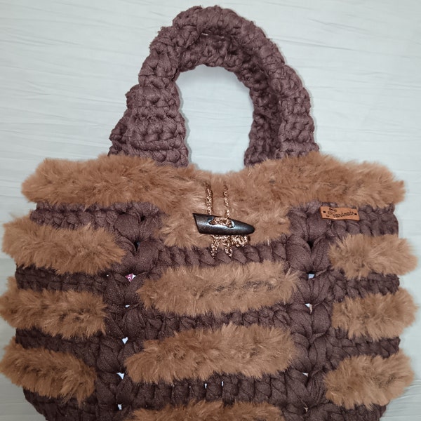 Sac en crochet pour femme trapilho et fourrure  "Yumisan Collection "