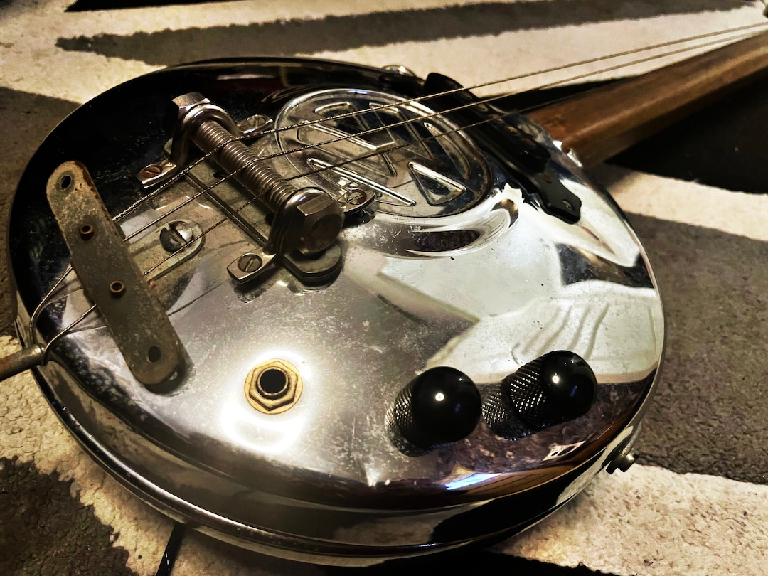 VW Hubcap Cigar Box Guitar - Etsy UK