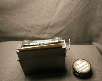 音楽と動きのあるバイオハザードタイプライターのレプリカ + インク