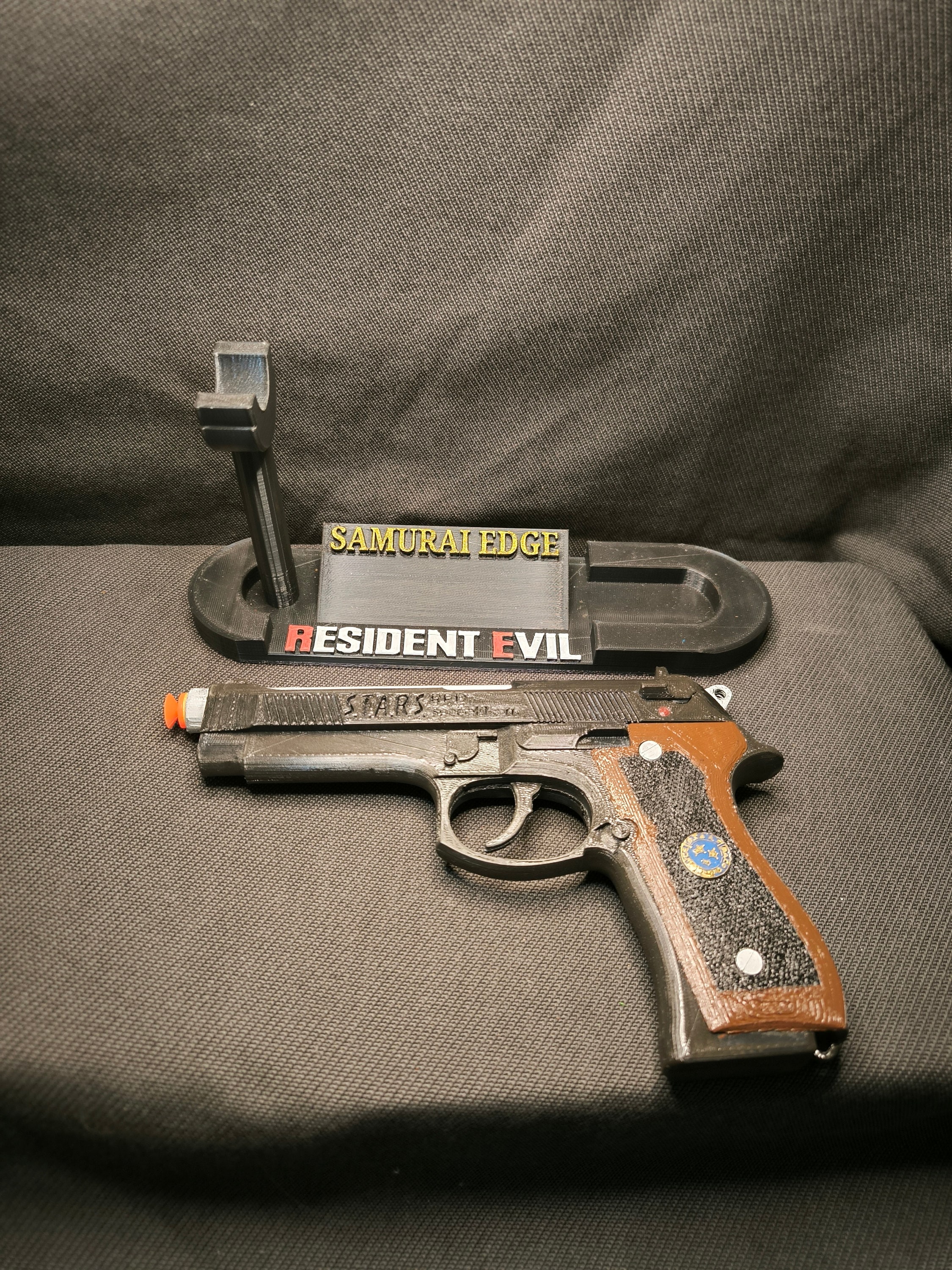Resident Evil Decorative Samurai Edge Replica Pistol, Jill