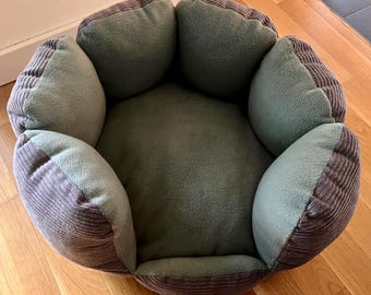 Personalized round dog bed – polar fleece & wide-wale corduroy – dog cushion, dog basket, dog nest, flower cushion – ideal gift idea