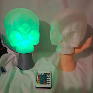 3D Printed Light-Up Skull Lamp: Remote-Controlled Color Changing LED