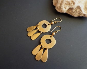 Boucles d'oreilles lustre en laiton, boucles d'oreilles bohèmes, boucles d'oreilles en laiton martelé, boucles d'oreilles ethniques, boucles d'oreilles en or, boucles d'oreilles artisanales, boucles d'oreilles faites main