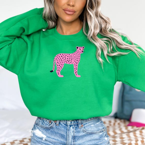 Trendy Cheetah Sweatshirt, Animal print sweatshirt, Boho Graphic Crewneck, Wildlife Shirt, Cheetah Gifts, Oversized Crewneck, Leopard Shirt