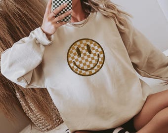 Checkered Smile Face Sweatshirt, Vintage Happy Face Shirt, Retro Smiley Shirt, Trendy Smile Crewneck, Comfy Cozy Sweater Cute Womensclothing