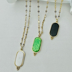 Collier AGATE, pendentif orné d'une pierre agate verte, chaîne dorée en  acier inoxydable, Idée cadeau, Bijoux pour femmes.