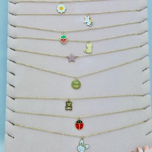 Colliers pour filles KAWAII chaîne dorée en  acier inoxydable et pendentifs mignons, Idée cadeau, Bijoux pour enfants, cadeaux anniversaire