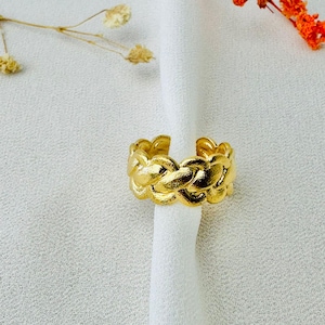 Bague ajustable ZELARA en acier inoxydable pour femmes - bague dorée tressée - Idées fête des mères - carte de message offerte.