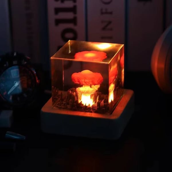 Lampe en résine bombe atomique, diorama en résine explosive, lampe en résine bombe nucléaire, art en résine époxy, lampe nuage orageux, cadeau pour lui, fête des pères