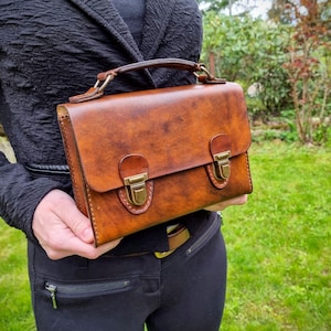 Sac à main en cuir marron, sac à poignée sur le dessus, élégant sac à main en cuir de vachette, petit sac en cuir, sac d'école en cuir, poche cousue main, sac à main en cuir lux