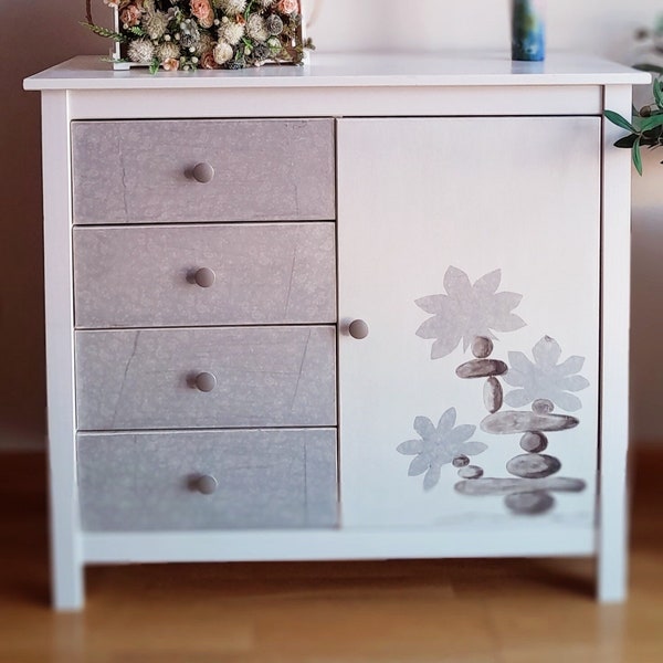 Commode blanche restaurée