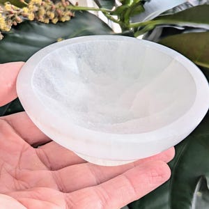 Selenite Charging Bowl 4&quot; with Stand: Crystal Cleansing